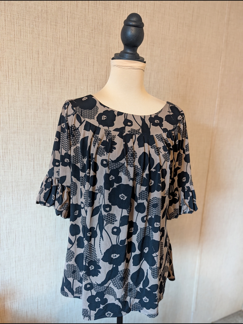 new directions Black and Taupe Floral Peasant Tunic